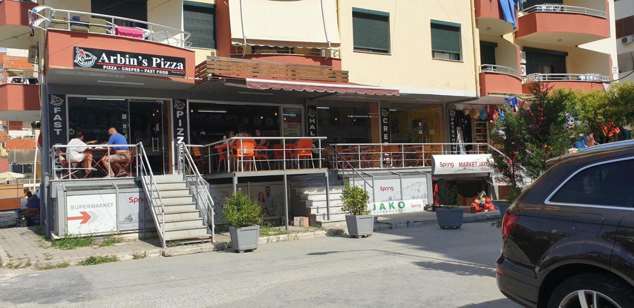 Orange Apartment Golem  Exterior photo